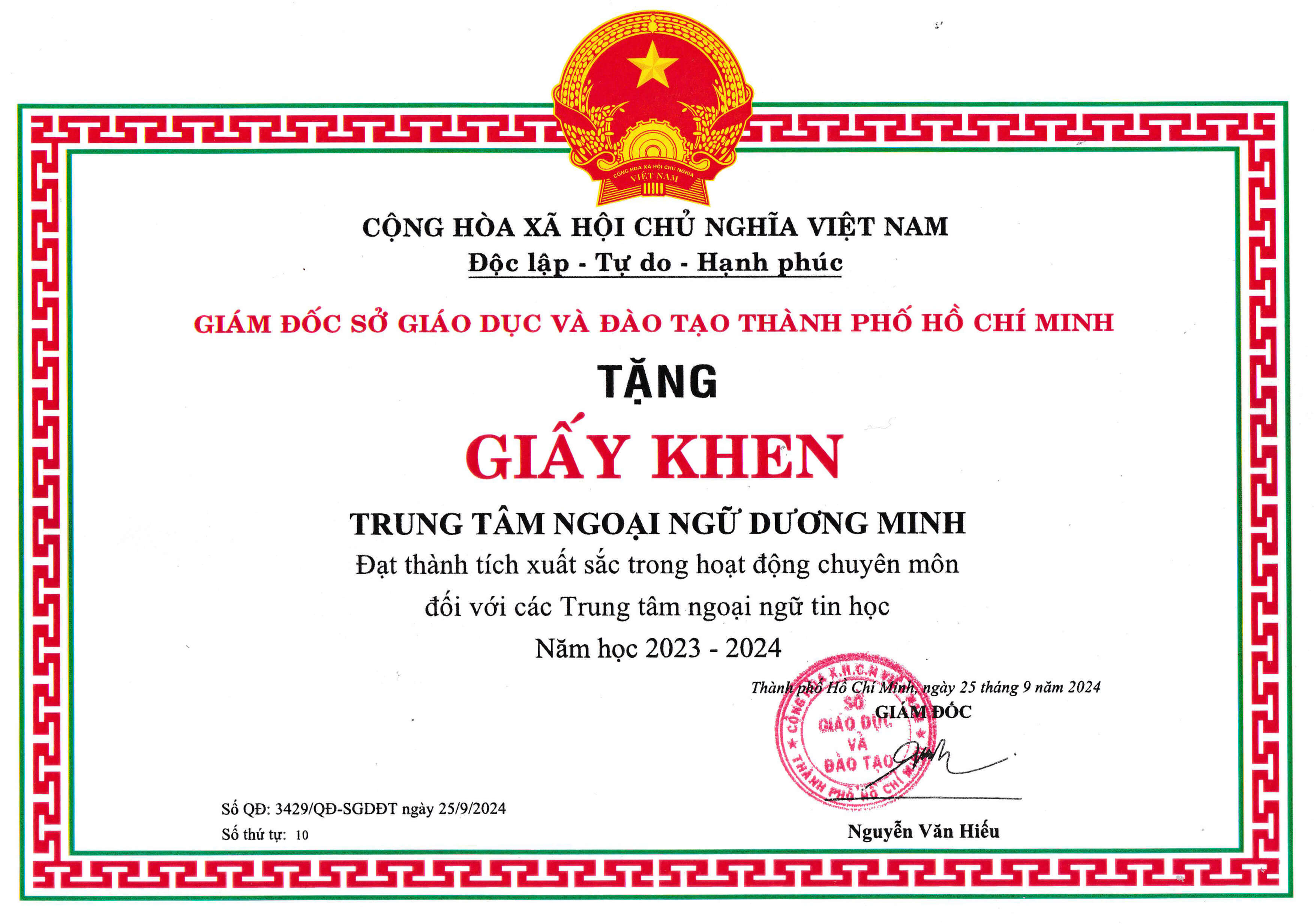 TRUNG TÂM NGOẠI NGỮ DƯƠNG MINH ĐÓN NHẬN GIẤY KHEN XUẤT SẮC TRONG HOẠT ĐỘNG CHUYÊN MÔN ĐỐI VỚI CÁC TRUNG TÂM NGOẠI NGỮ TIN HỌC NĂM HỌC 2023 - 2024